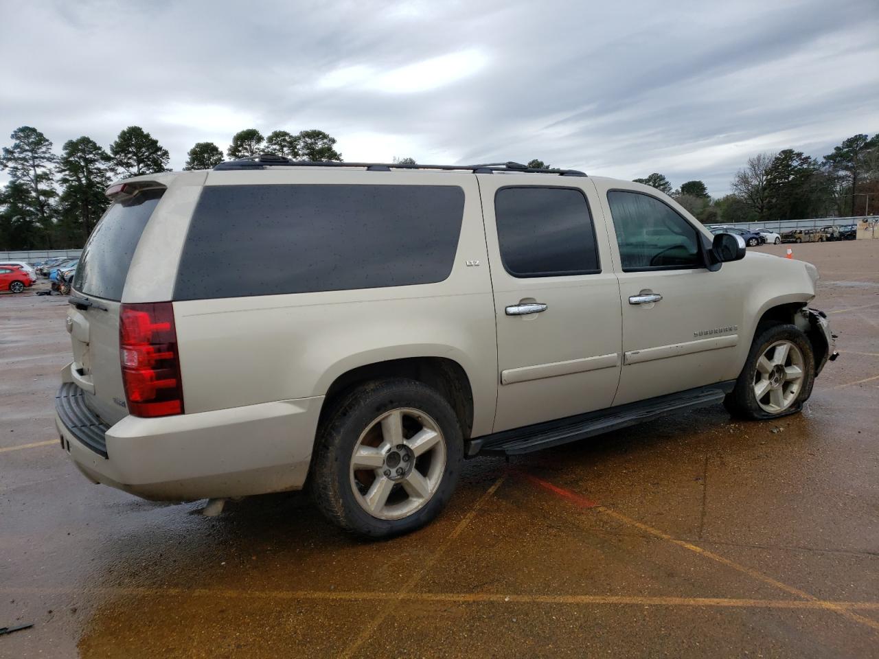 2008 Chevrolet Suburban VIN 3GNFC16018G176519 photo 3