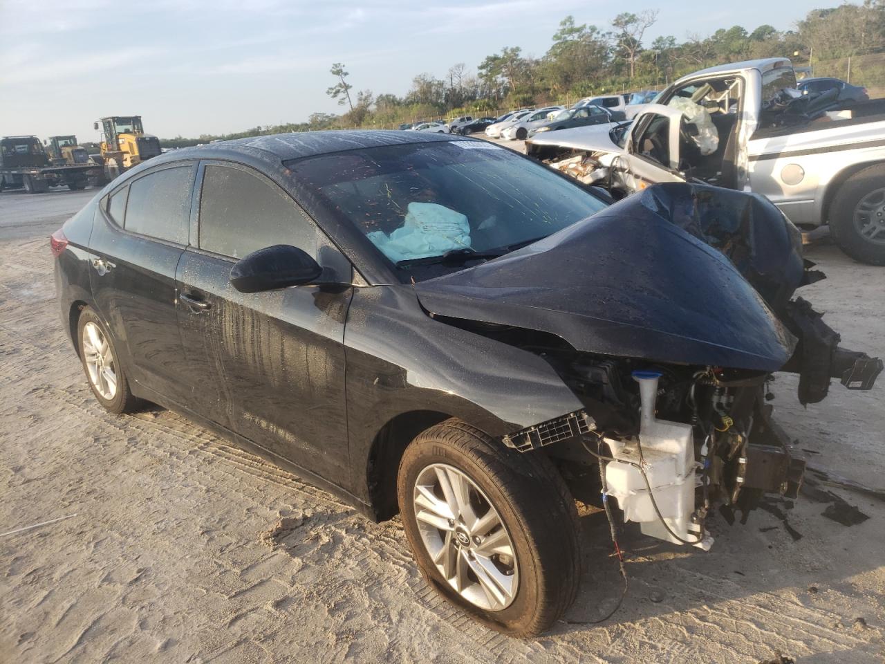 2019 HYUNDAI Elantra VIN KMHD84LF0KU779411 photo 4