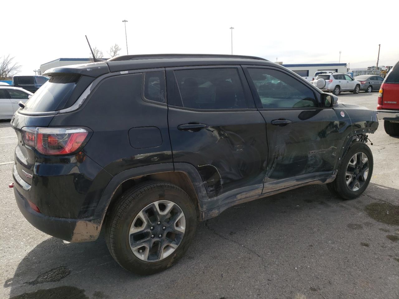 2018 JEEP Compass VIN 3C4NJDDB7JT207477 photo 3
