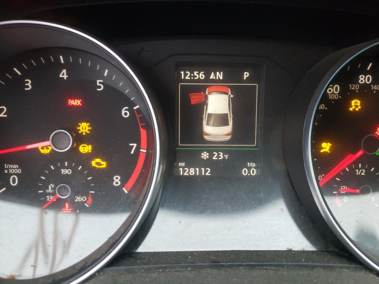 2017 VOLKSWAGEN Passat VIN 1VWGT7A30HC029092 photo 8
