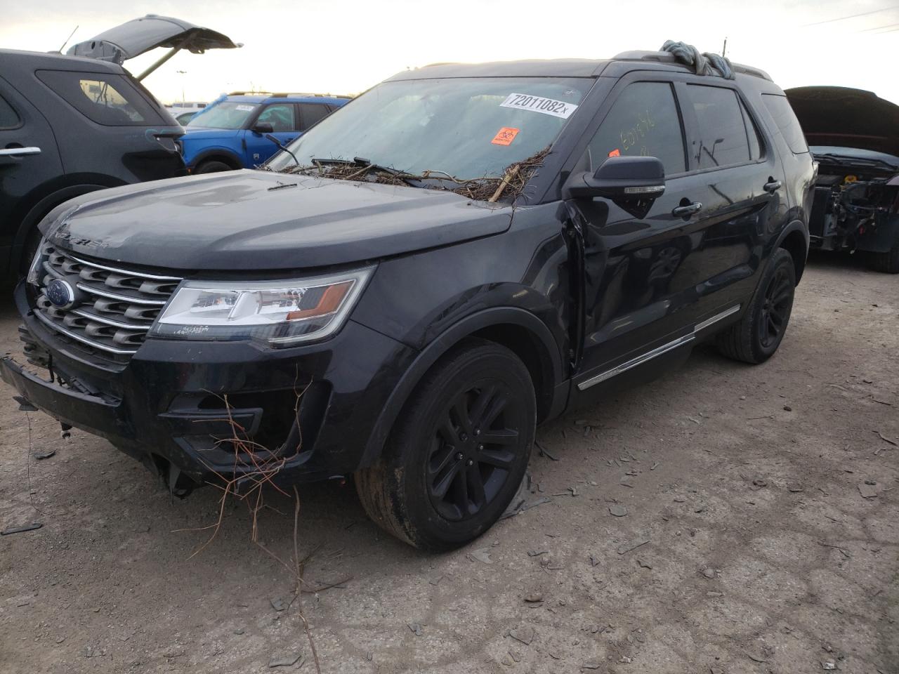 2017 Ford Explorer VIN 1FM5K7D84HGE01896 photo 1
