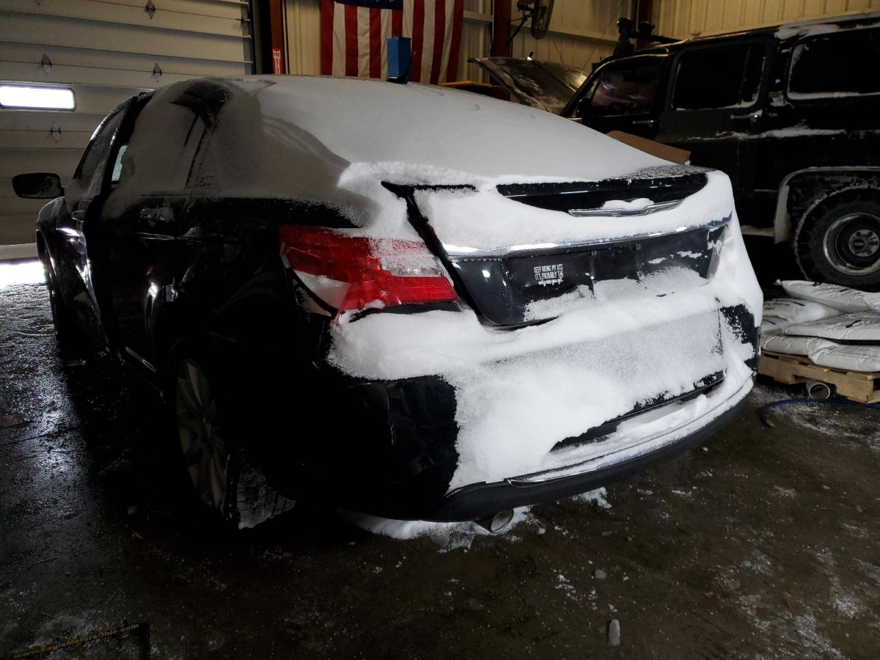 2014 Chrysler 200 VIN 1C3CCBCG7EN100040 photo 2