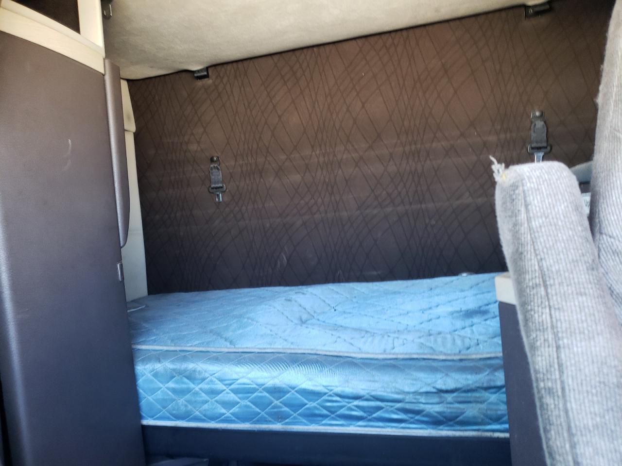 2016 Volvo Vn Vnl VIN 4V4NC9TH5GN954568 photo 6