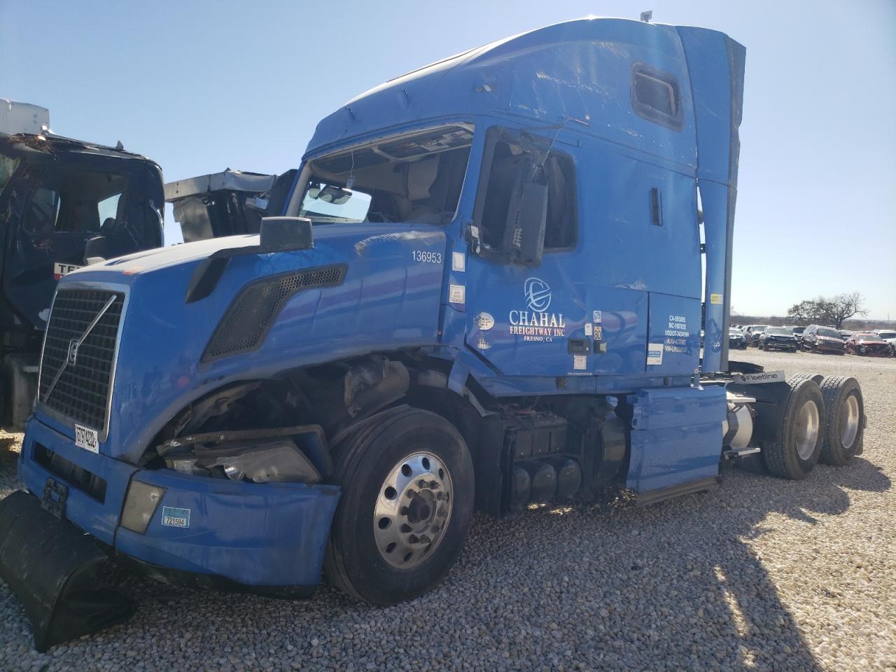 2016 Volvo Vn Vnl VIN 4V4NC9TH5GN954568 photo 2