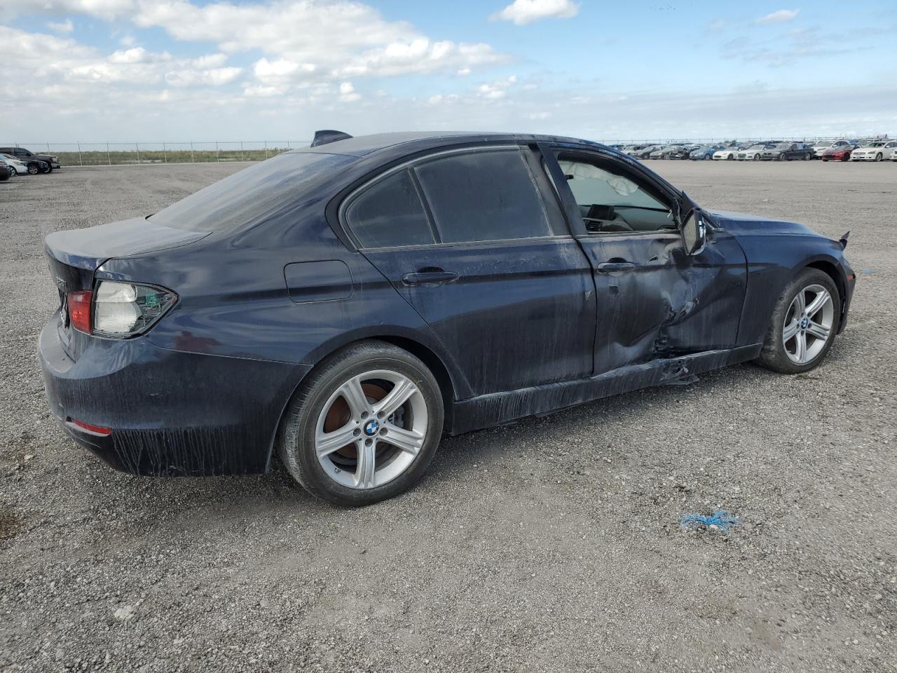 2015 BMW 3 series VIN WBA3A5G5XFNS90300 photo 3