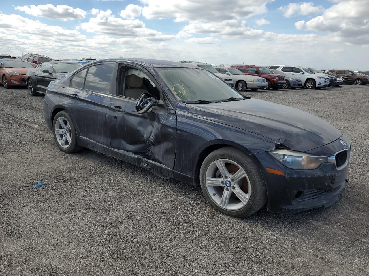 2015 BMW 3 series VIN WBA3A5G5XFNS90300 photo 4