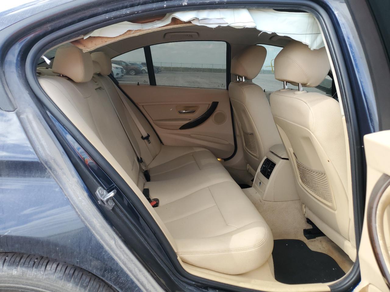 2015 BMW 3 series VIN WBA3A5G5XFNS90300 photo 10