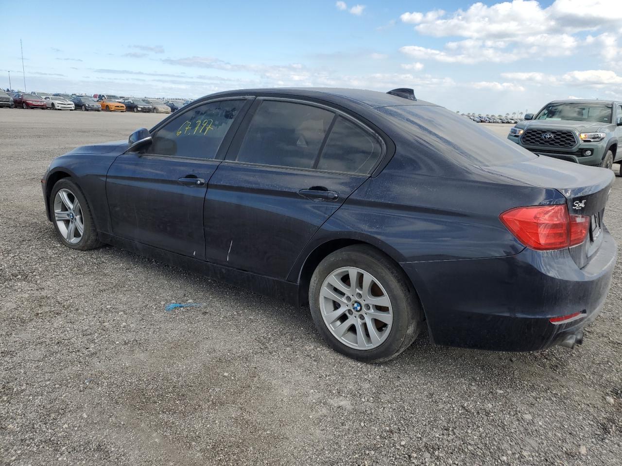 2015 BMW 3 series VIN WBA3A5G5XFNS90300 photo 2