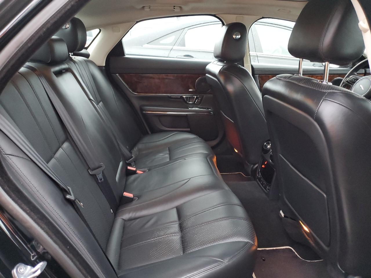 2015 JAGUAR Xj VIN SAJWJ1CD7F8V75252 photo 10