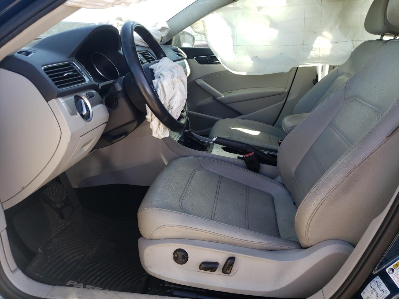 2019 VOLKSWAGEN Passat VIN 1VWLA7A32KC011351 photo 7