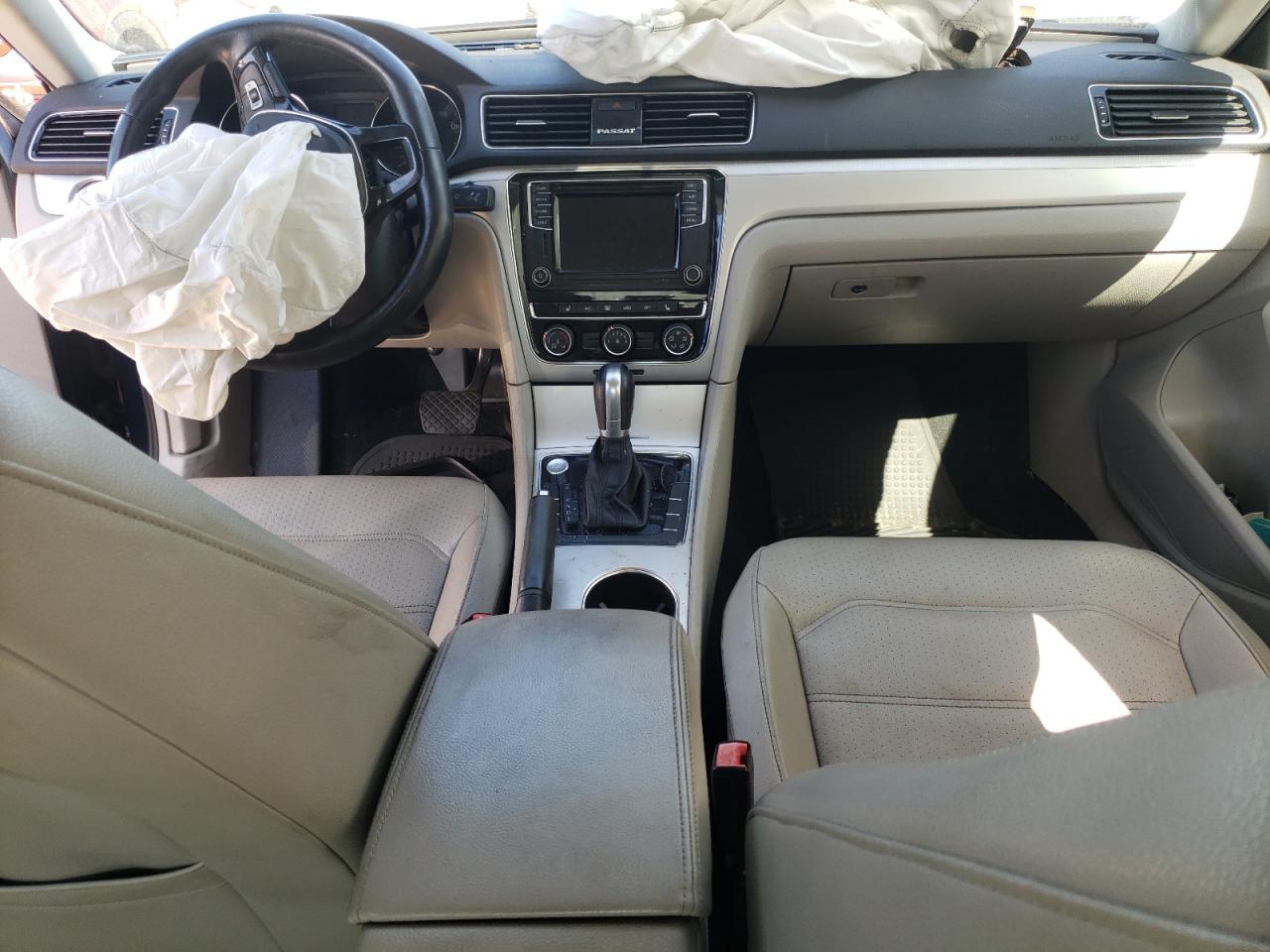 2019 VOLKSWAGEN Passat VIN 1VWLA7A32KC011351 photo 8