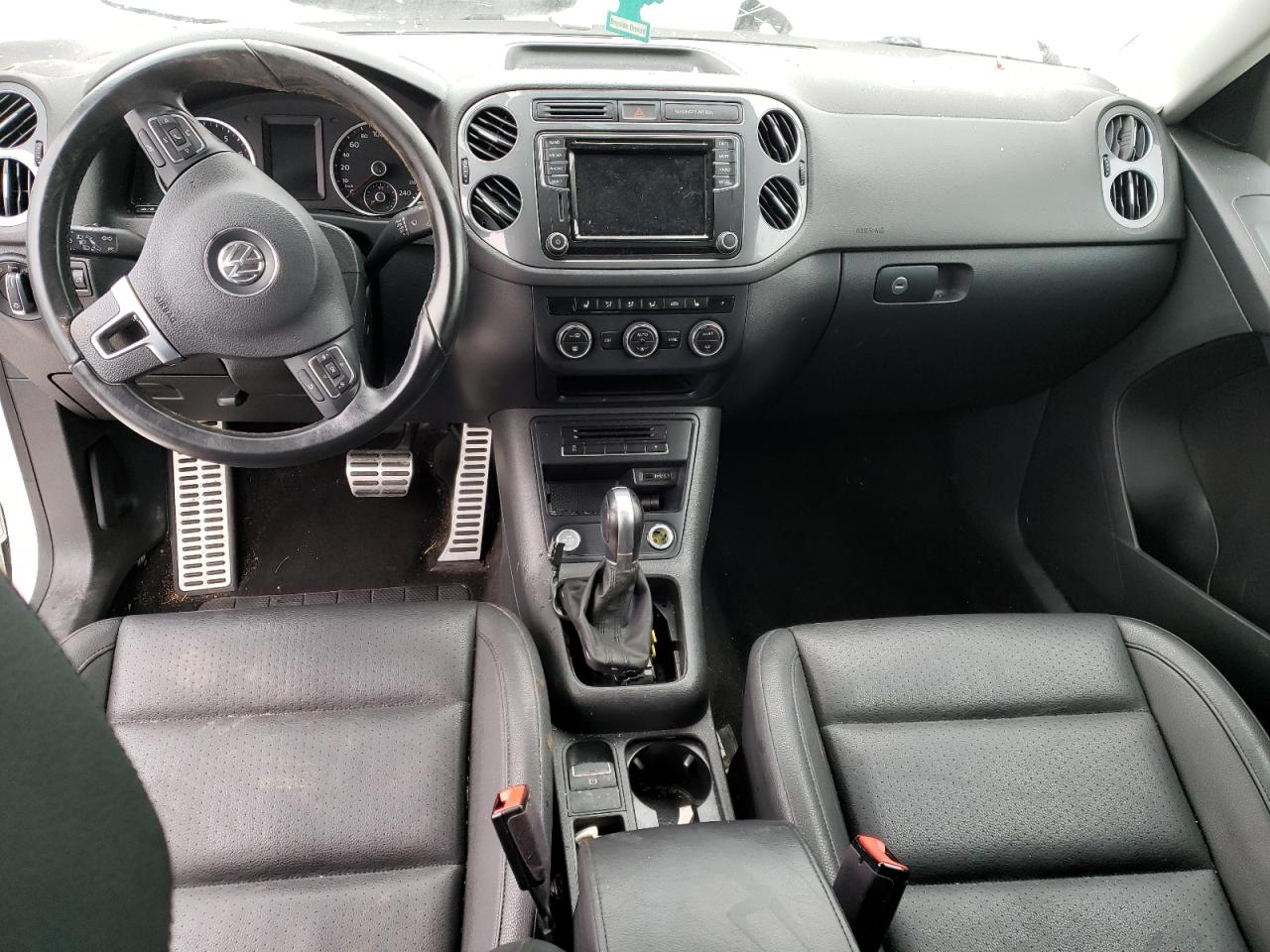 2017 VOLKSWAGEN Tiguan VIN WVGNV7AX3HK005975 photo 8