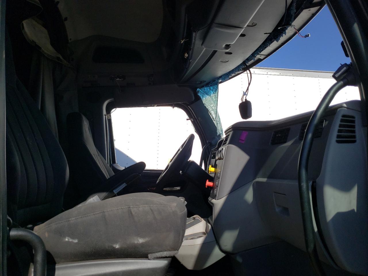2017 PETERBILT 579 VIN 1XPBDP9X7HD418919 photo 5