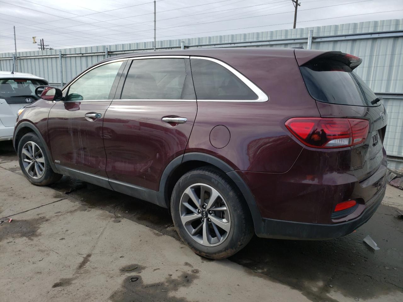 2020 KIA Sorento VIN 5XYPGDA58LG692521 photo 2