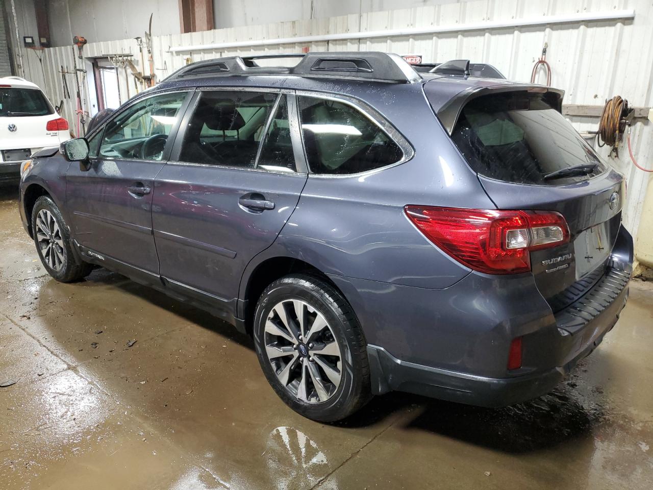 2017 SUBARU Outback VIN 4S4BSANC9H3203910 photo 2