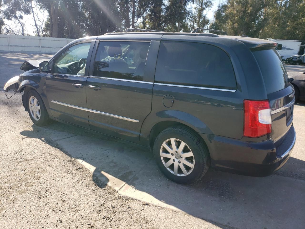 2013 Chrysler Minivan VIN 2C4RC1BG1DR779404 photo 2