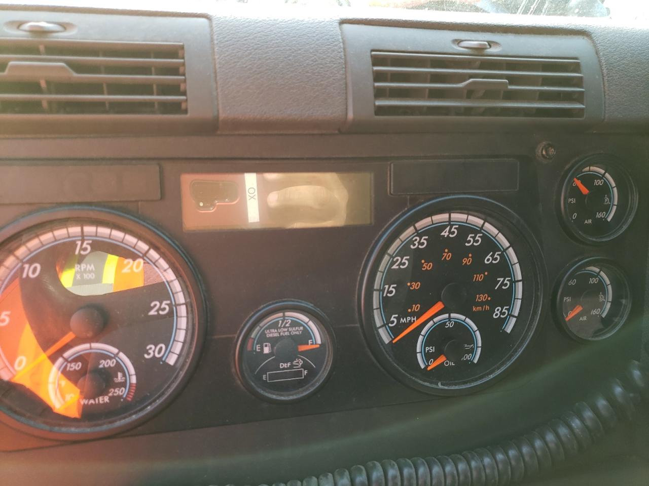 2015 FREIGHTLINER CASCADIA 125 VIN 1FUJGLDVXFLGF0928 photo 9