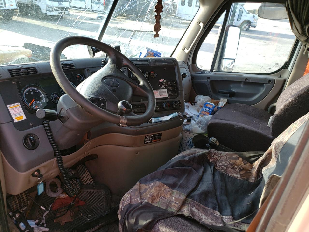 2015 FREIGHTLINER CASCADIA 125 VIN 1FUJGLDVXFLGF0928 photo 8