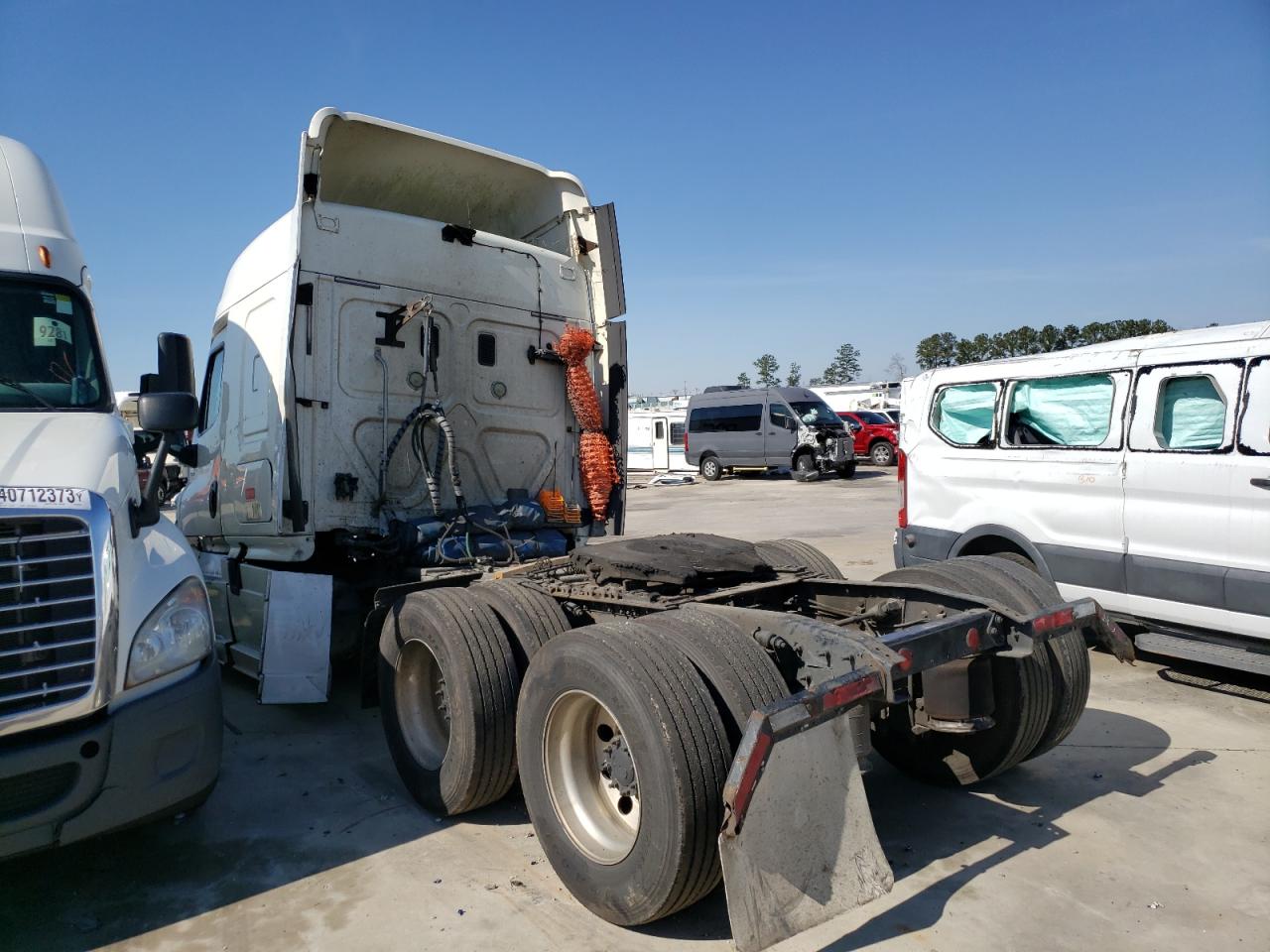 2015 FREIGHTLINER CASCADIA 125 VIN 1FUJGLDVXFLGF0928 photo 2