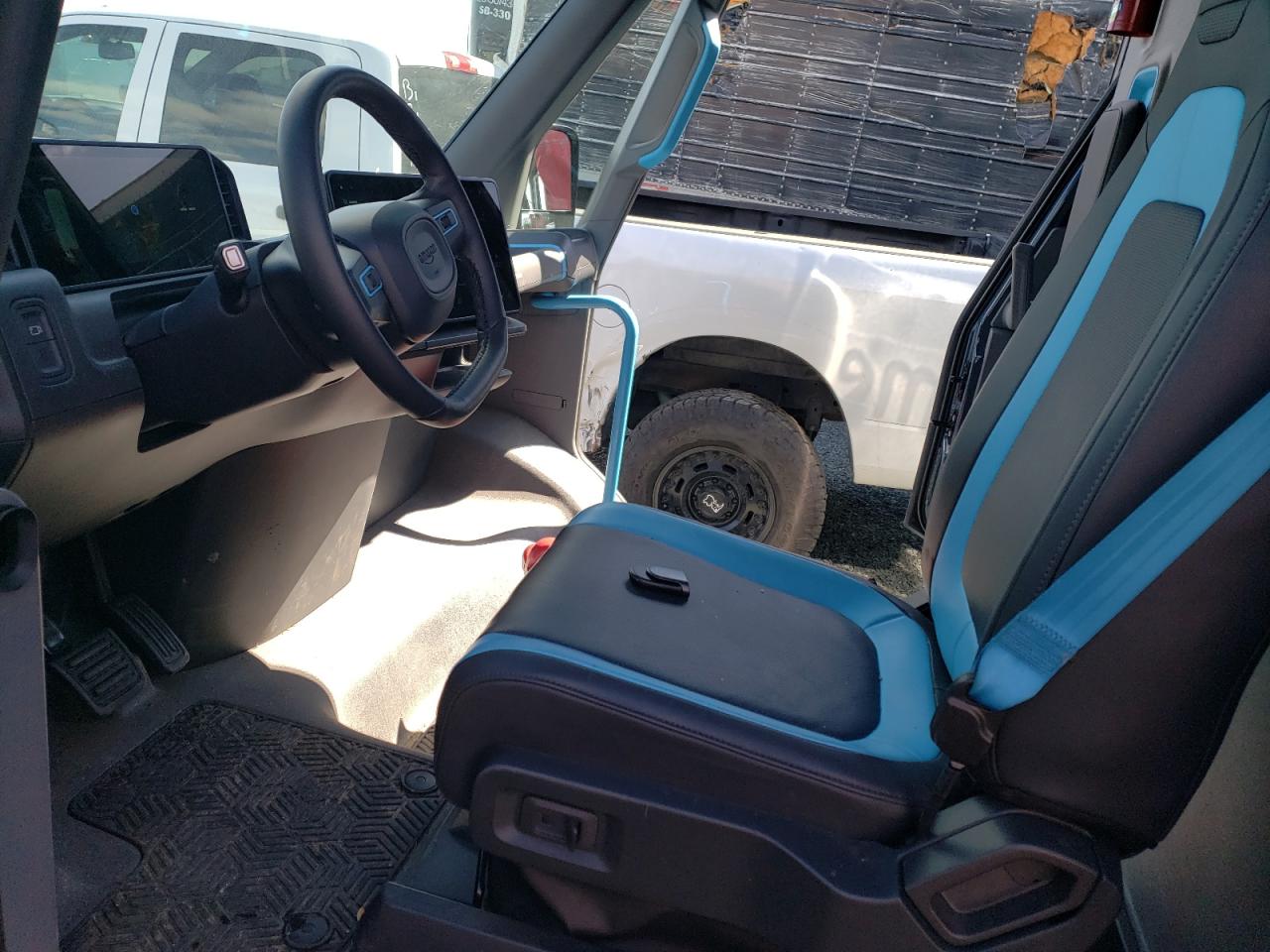 2022 RIVIAN Edv VIN 7FCEHDB7XNN002391 photo 7