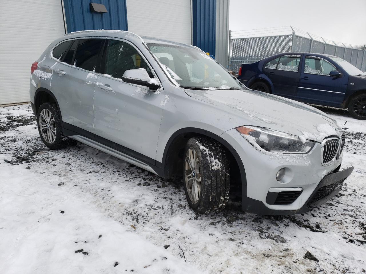 2018 BMW X1 VIN WBXHT3C37J3H31628 photo 4