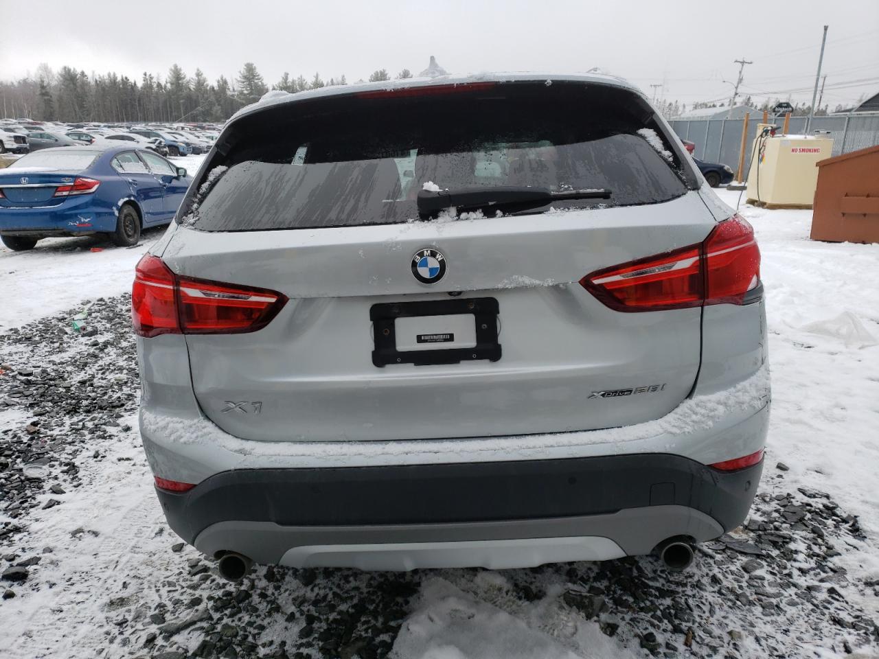 2018 BMW X1 VIN WBXHT3C37J3H31628 photo 6
