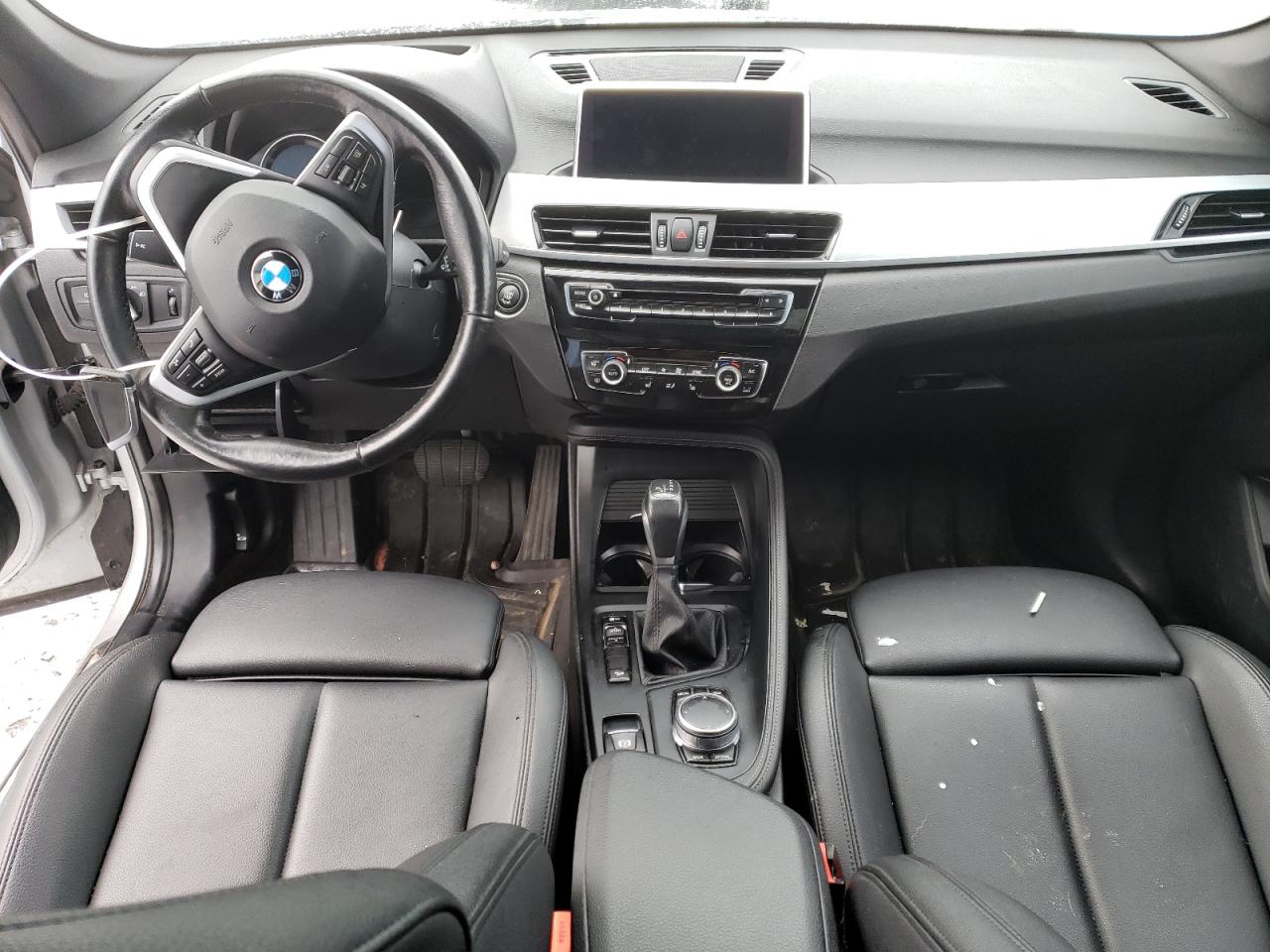 2018 BMW X1 VIN WBXHT3C37J3H31628 photo 8