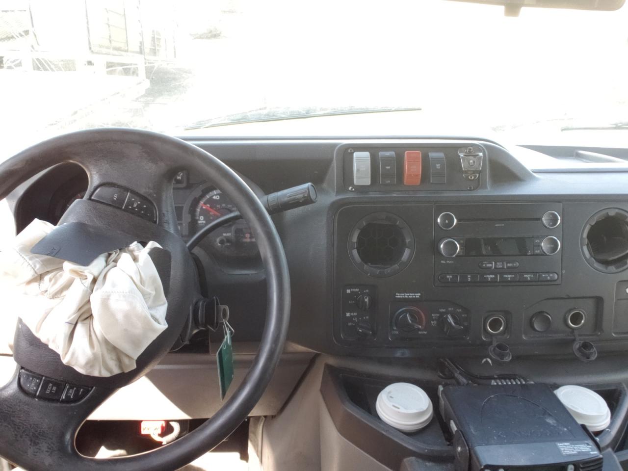 2017 FORD Econoline van VIN 1FDEE3FS8HDC68215 photo 8