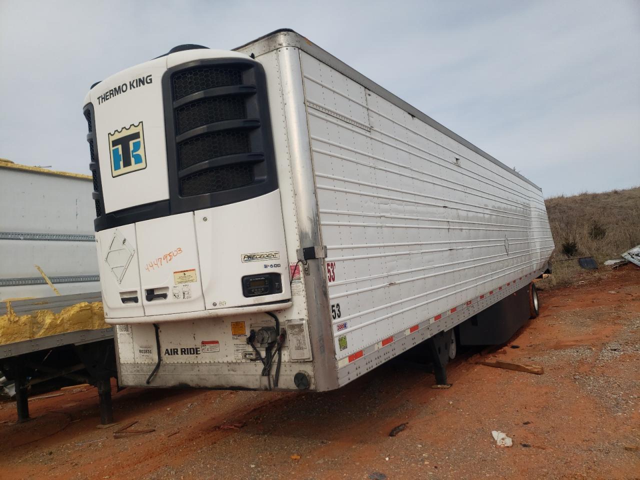 2017 Utility Vs2Ra Refrigerated Van Trailer VIN 1UYVS2538HU873922 photo 2