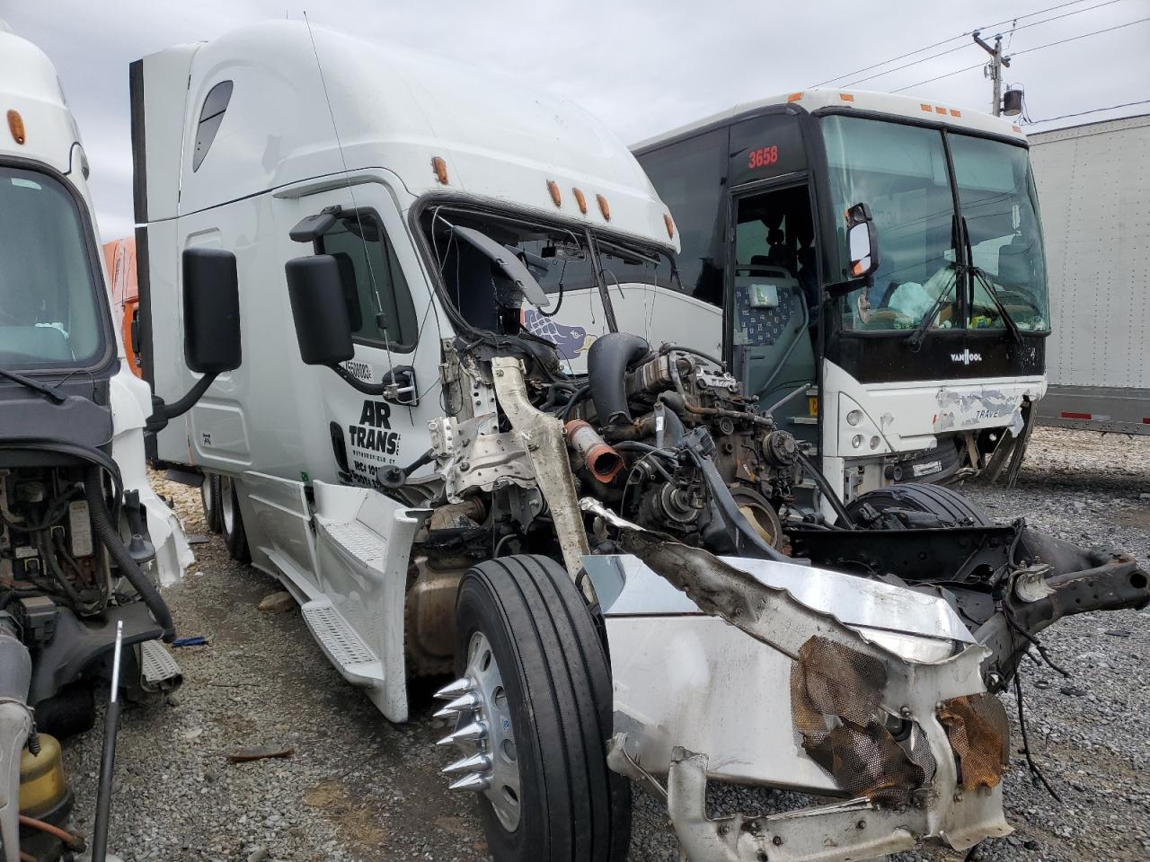 2015 FREIGHTLINER All other VIN 1FUJGLD56FLGC3807 photo 1