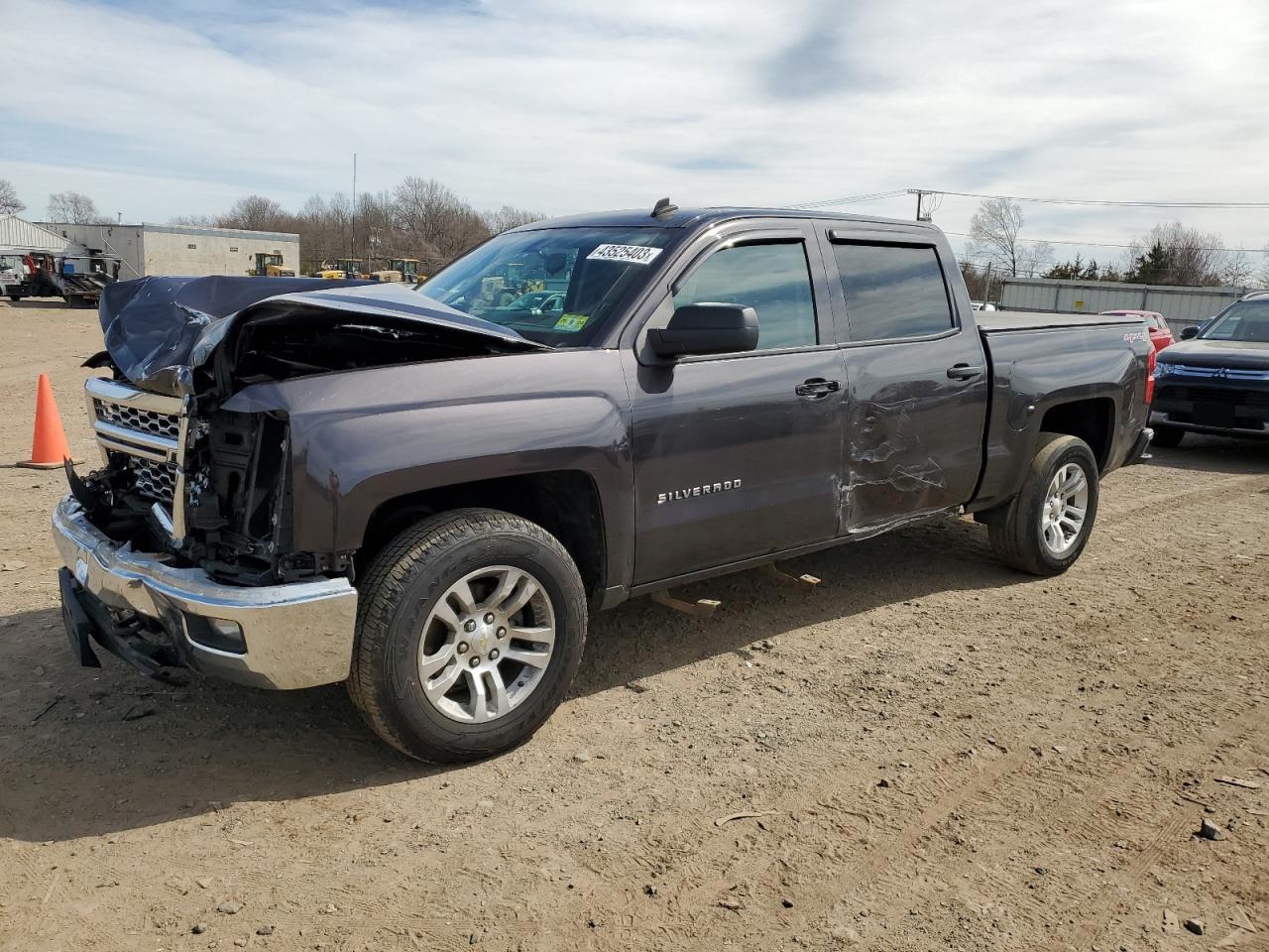 2014 Chevrolet Silverado VIN 3GCUKREC4EG300940 photo 1