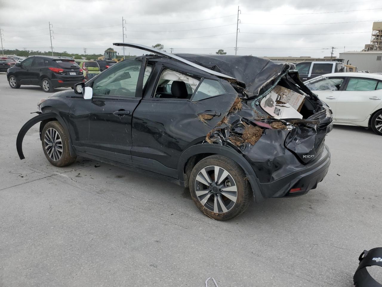 2021 Nissan Kicks VIN 3N1CP5CV0ML526945 photo 2
