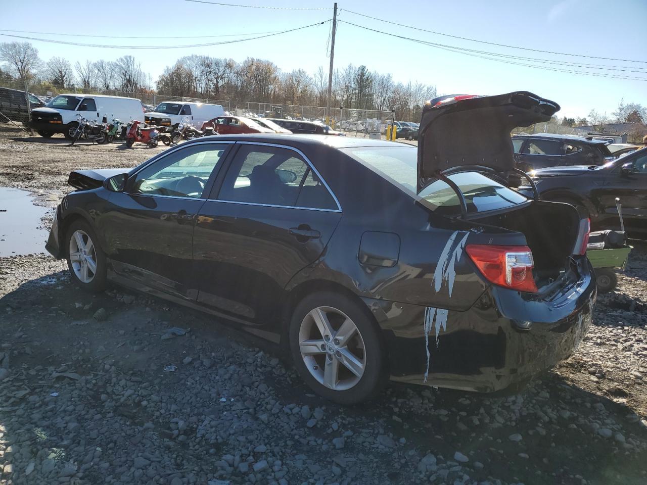 2012 Toyota Camry VIN 4T1BF1FK8CU088424 photo 2