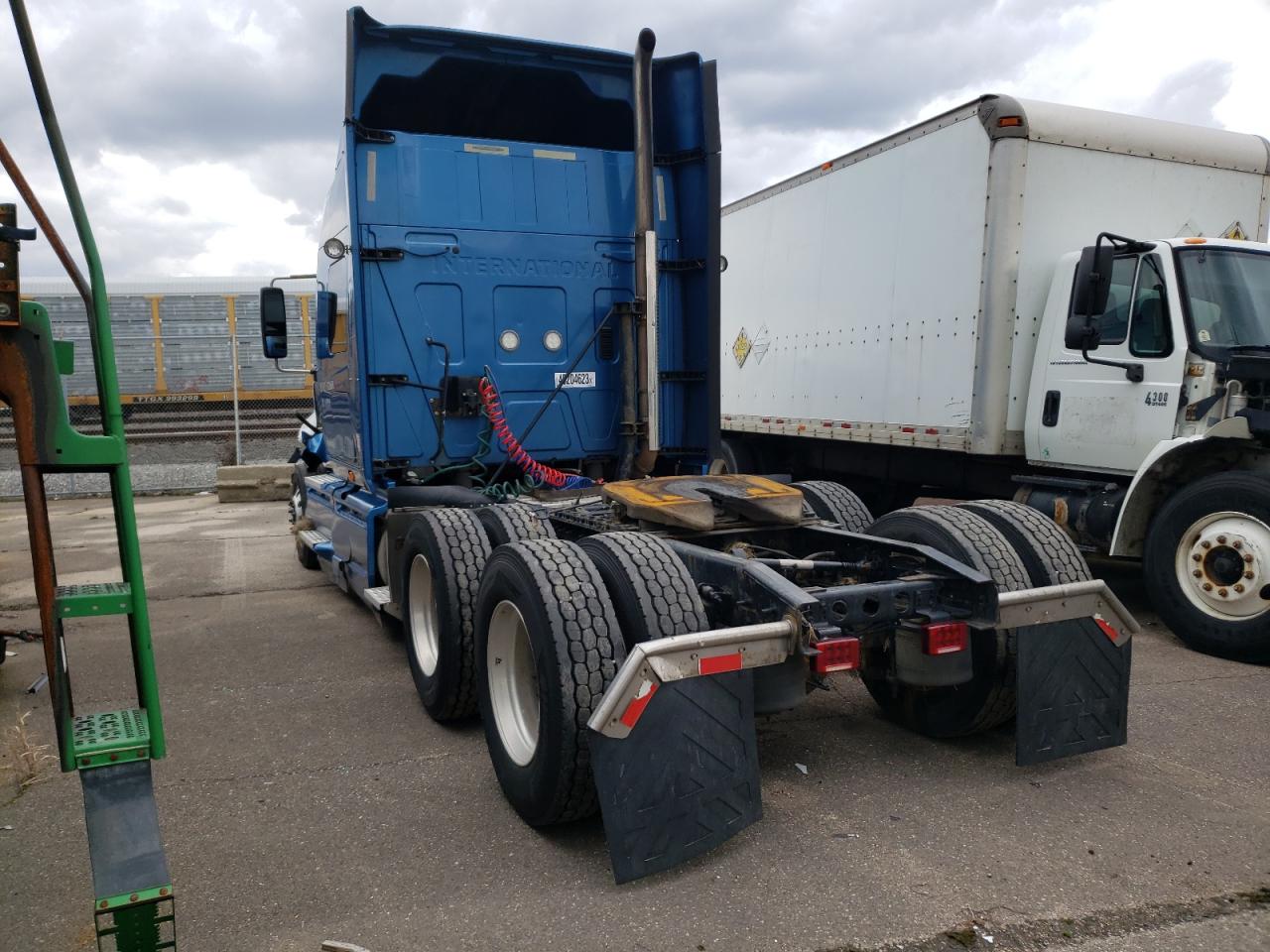 2015 International Prostar VIN 3HSDJAPR8FN596555 photo 3