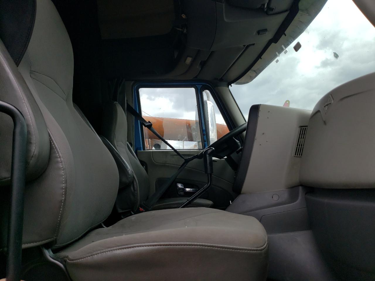 2015 International Prostar VIN 3HSDJAPR8FN596555 photo 5
