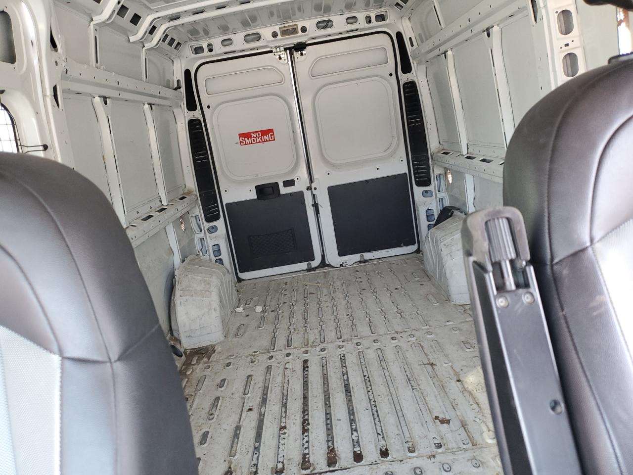 2018 RAM Promaster 3500 VIN 3C6URVHG5JE116302 photo 10