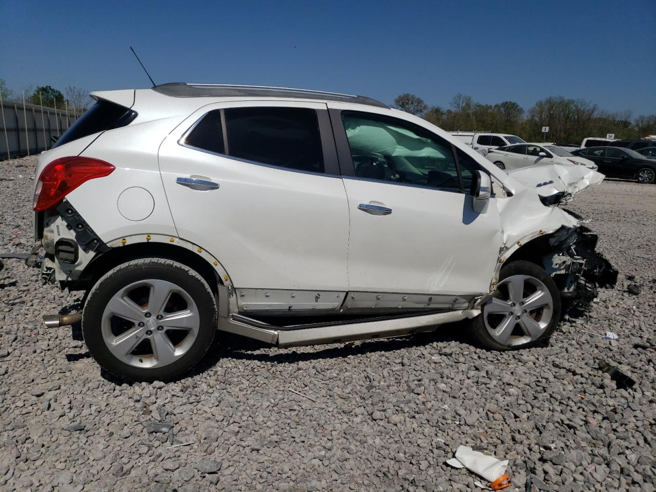 2015 Buick Encore VIN KL4CJBSB0FB118299 photo 3