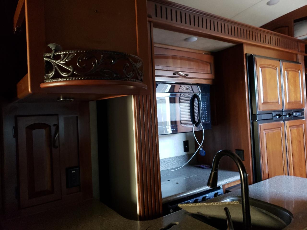 2014 KEYSTONE Montana VIN 4YDF34028E4700095 photo 5