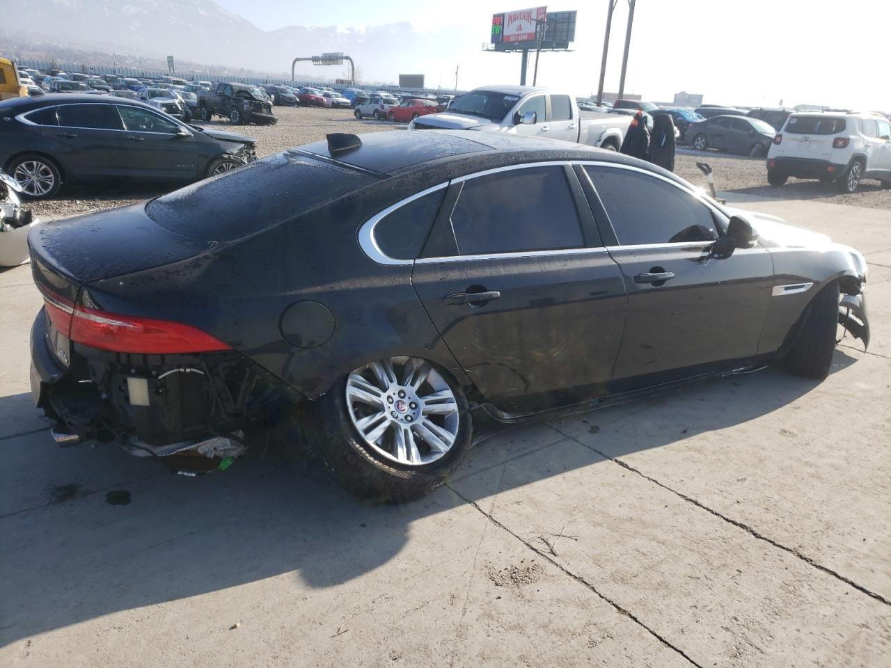 2016 JAGUAR Xf VIN SAJBJ4BV2GCY21231 photo 3