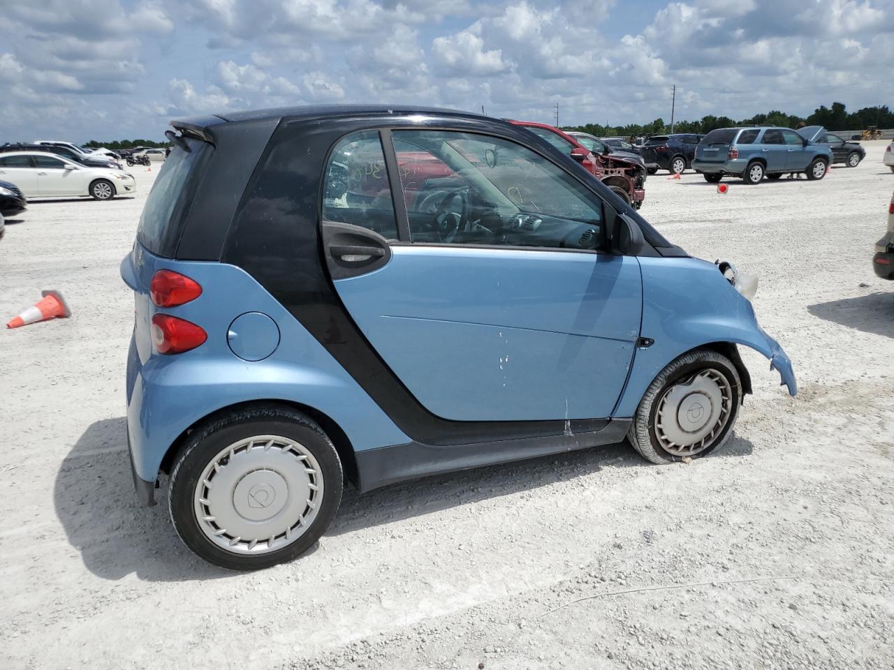 2013 SMART Fortwo VIN WMEEJ3BAXDK669527 photo 3