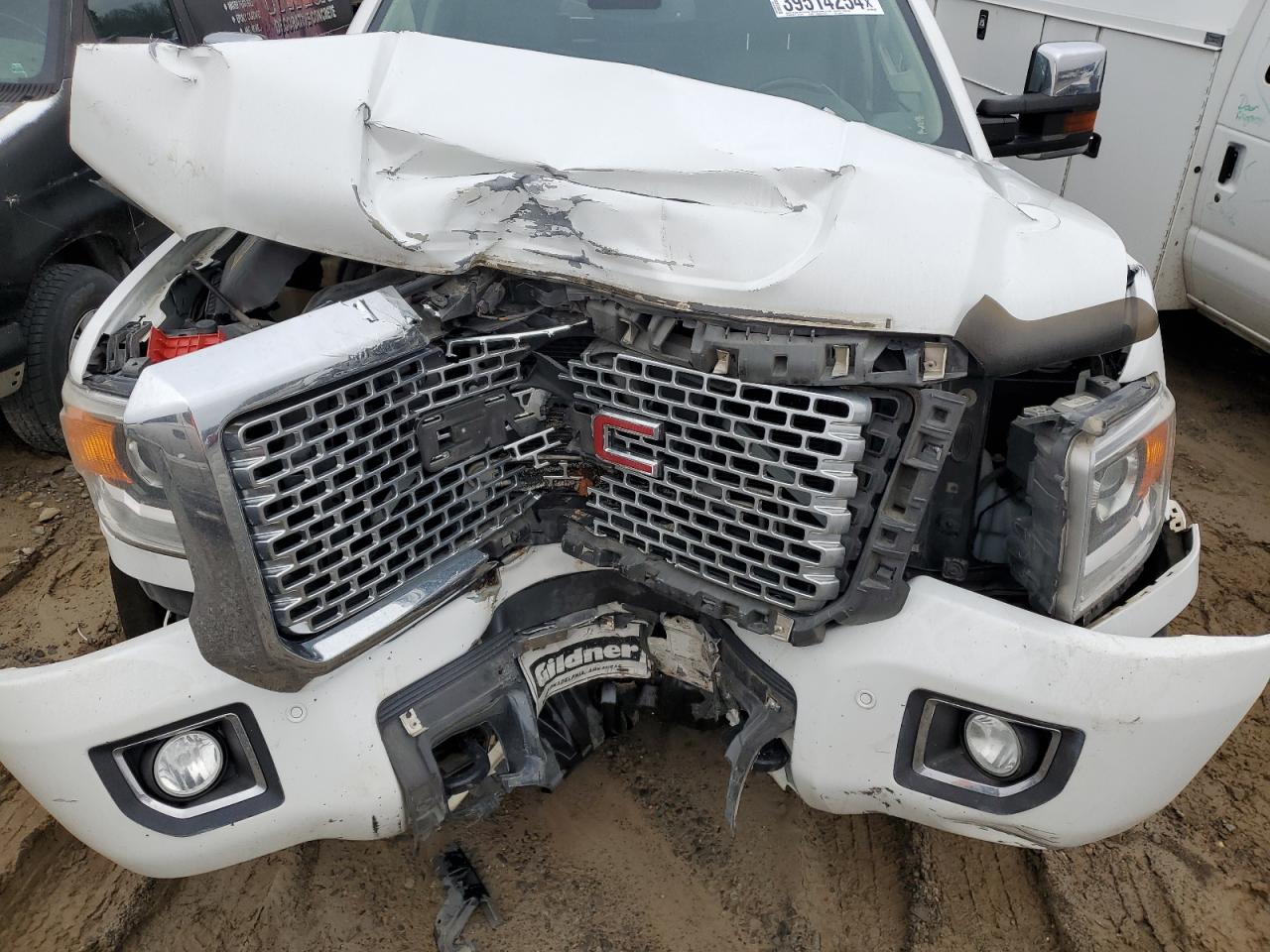 2016 GMC SIERRA VIN 1GT42YE80GF232470 photo 11