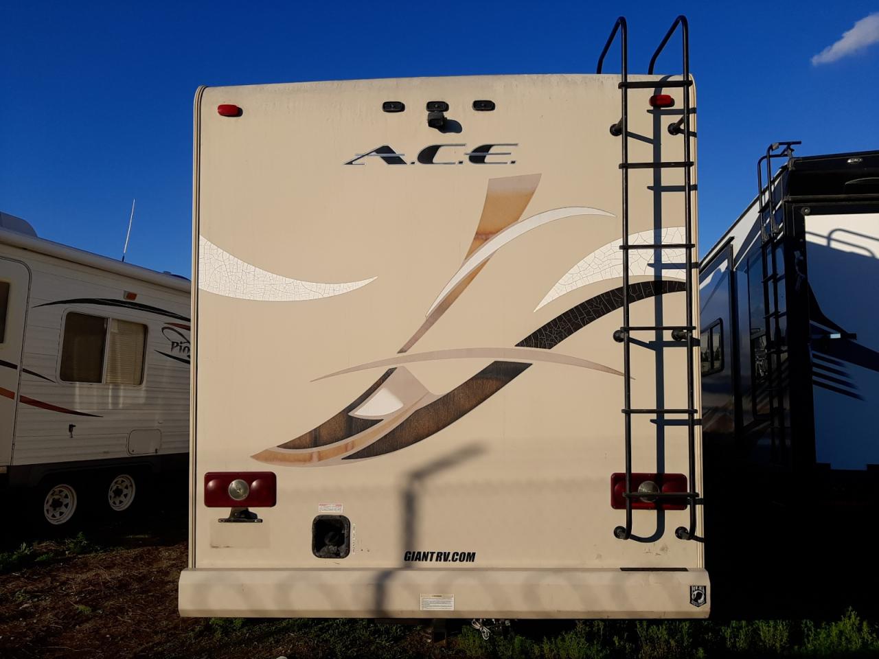 2016 THOR Motorhome VIN 1F64F5DY1F0A11517 photo 10