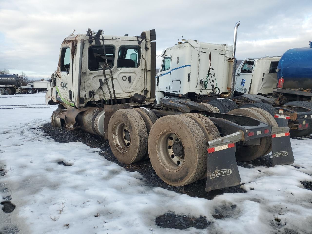2021 FREIGHTLINER CASCADIA 116 VIN 3AKJHTDV6MSMR0241 photo 3