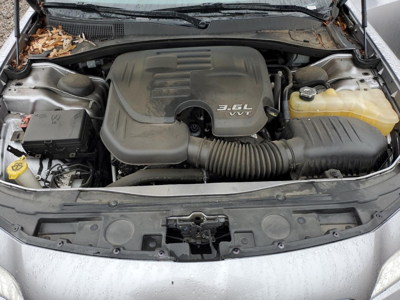2018 Chrysler 300 VIN 2C3CCAEG0JH136632 photo 11