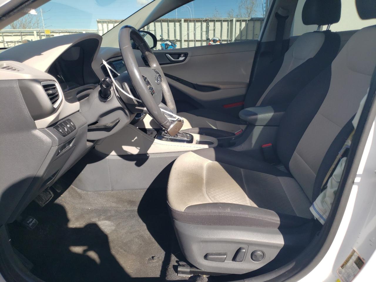 2019 HYUNDAI Ioniq VIN KMHC75LC4KU159946 photo 7