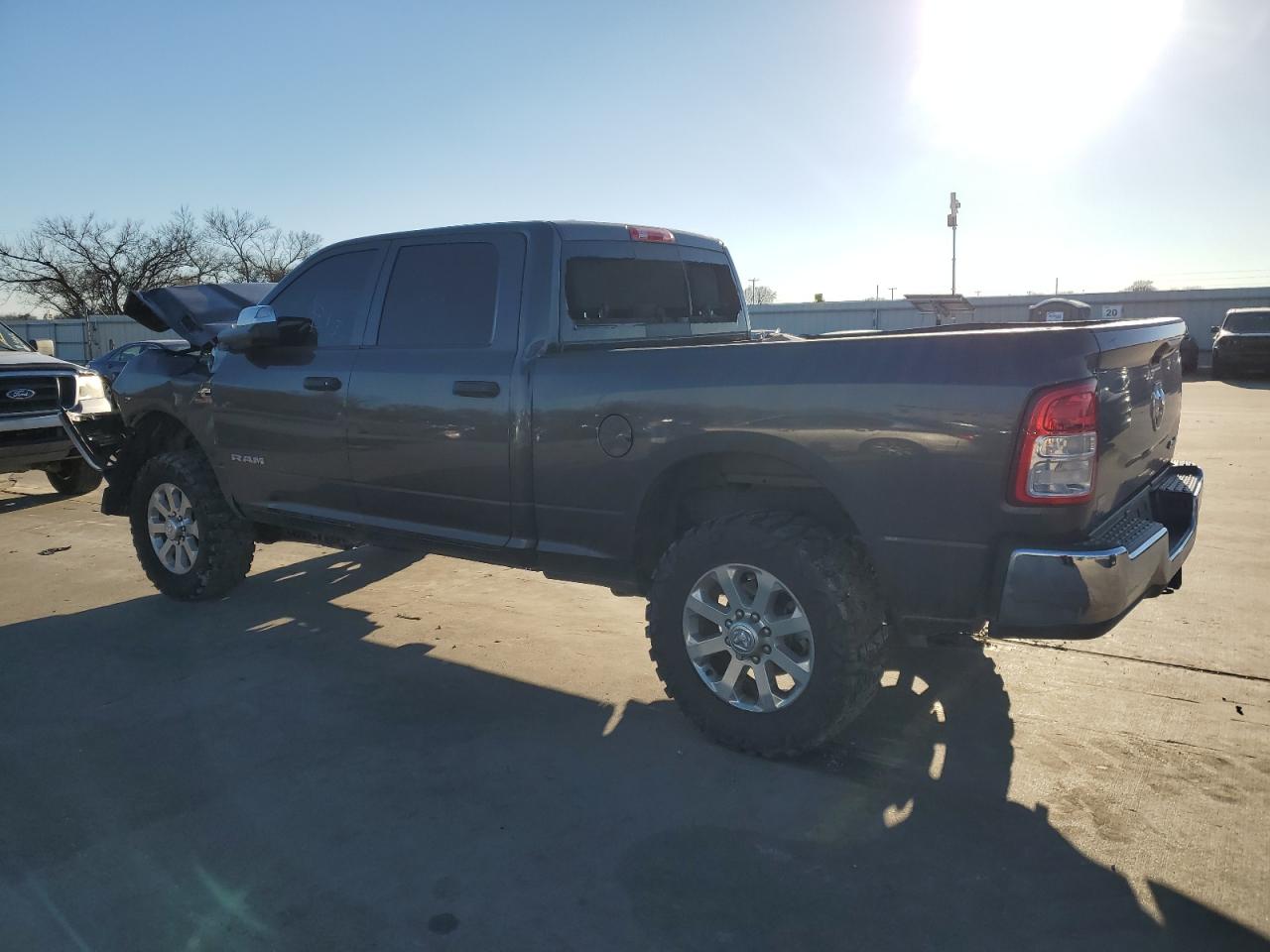 2021 Ram 2500 VIN 3C6UR5CL6MG695832 photo 2