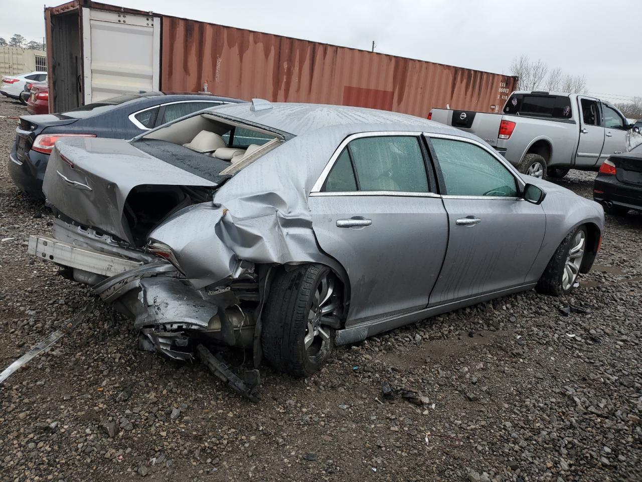 2018 Chrysler 300 VIN 2C3CCAEG0JH136632 photo 3