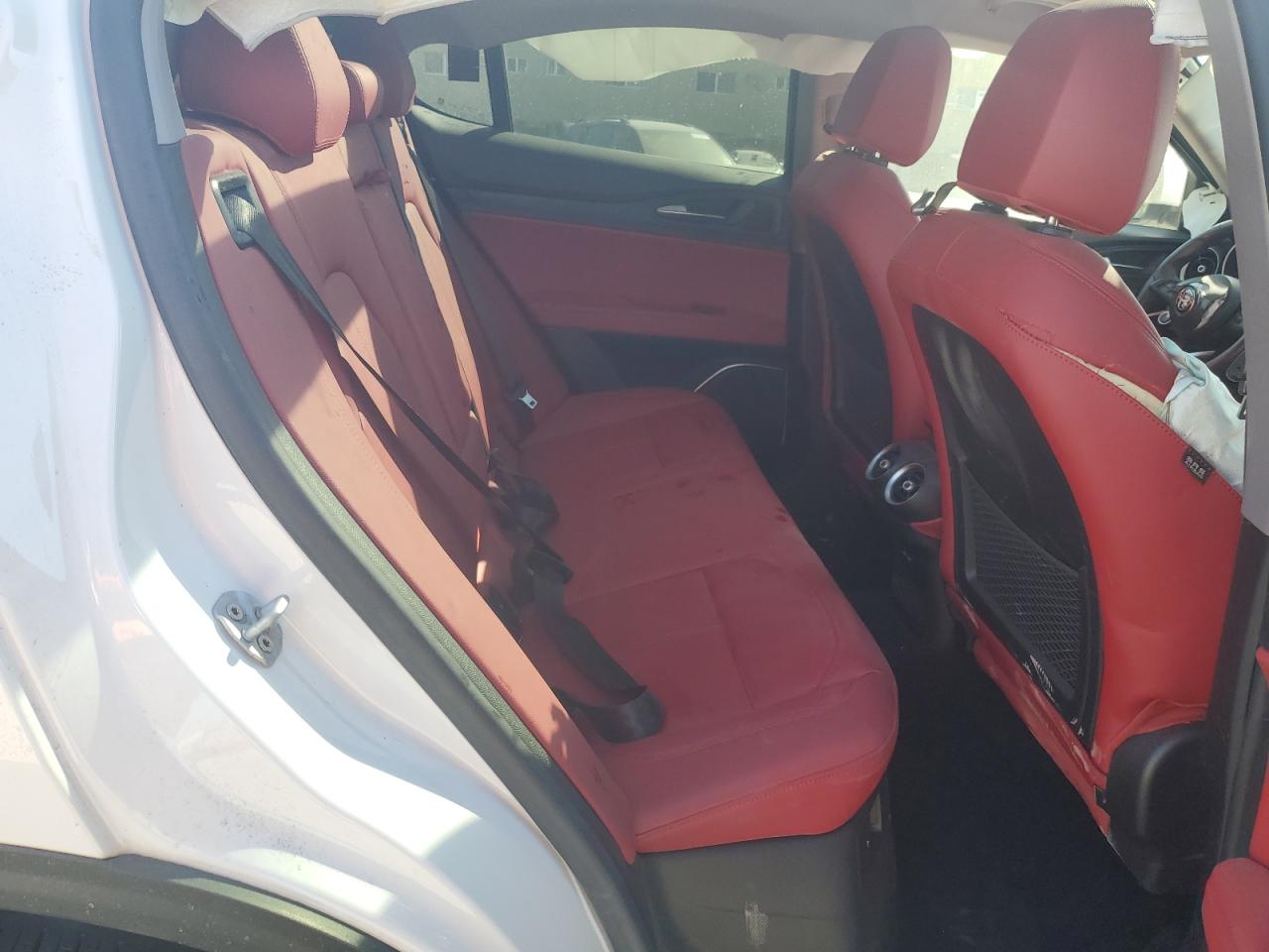 2021 ALFA Stelvio VIN ZASPAJAN4M7D15450 photo 10