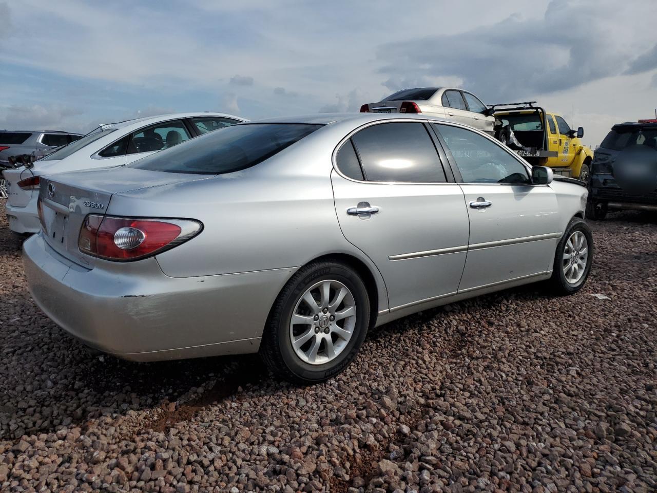 2002 Lexus Es300 VIN JTHBF30G225032426 photo 3