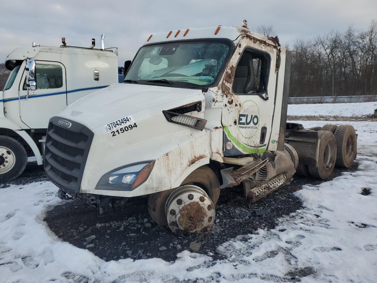 2021 FREIGHTLINER CASCADIA 116 VIN 3AKJHTDV6MSMR0241 photo 2